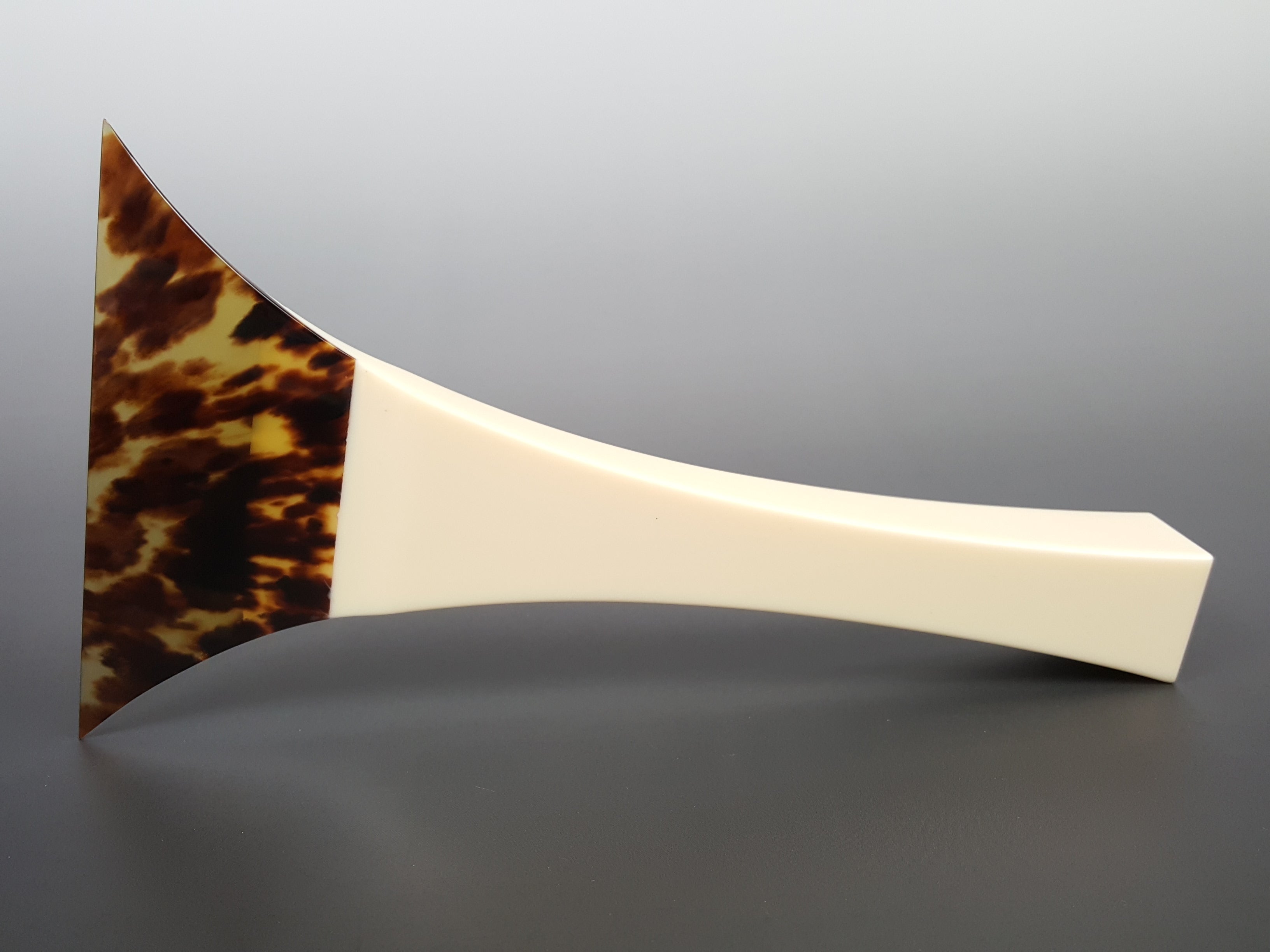 匿名配送 三味線 撥 鼈甲? 地唄用? 厳選中古品】地唄三味線用 鼈甲撥 七五 JBATI016 | 和楽器市場·新館