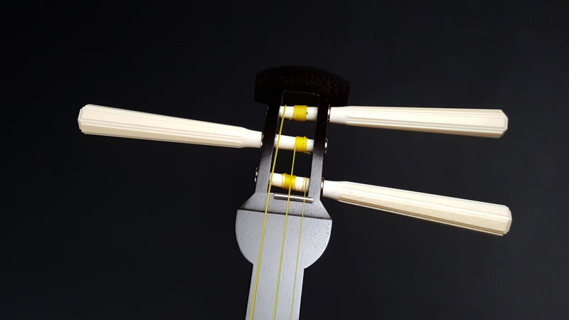 [Used shamisen/selected item] Jiuta Beniki shamisen (completed product) WKT-TS010