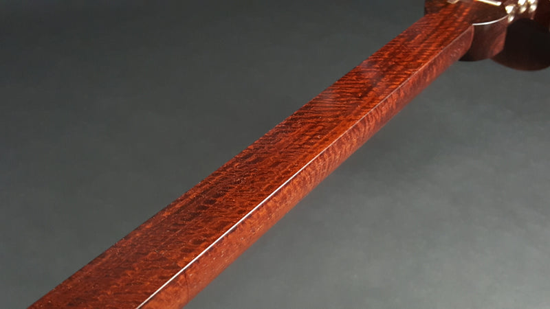 [Used shamisen, carefully selected items] Folk song Beniki shamisen, 1.5 inch short pole (completed product) WKT-TS006