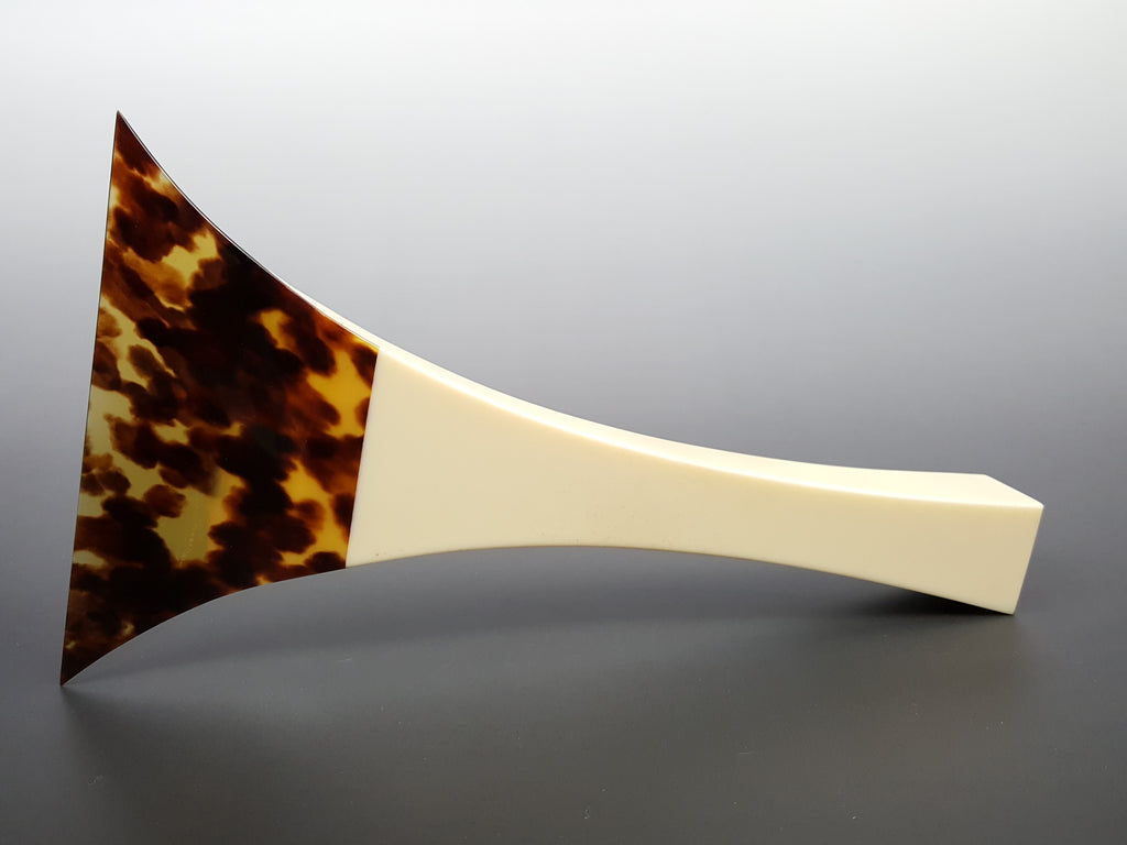 三味線　鼈甲撥 送料無料】 当店特注品 日本製 津軽三味線用 鼈甲(べっ甲)撥 197 白