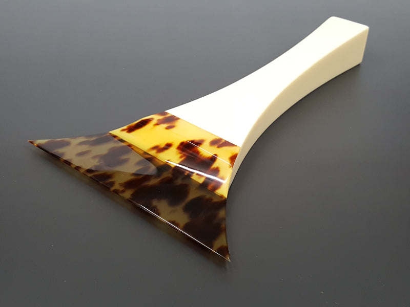 地歌三絃用べっ甲撥　七八サイズ　（他のジャンルでも使用可） 厳選中古品】地唄三味線用 鼈甲撥 七八 JBATI006 | 和楽器市場·新館