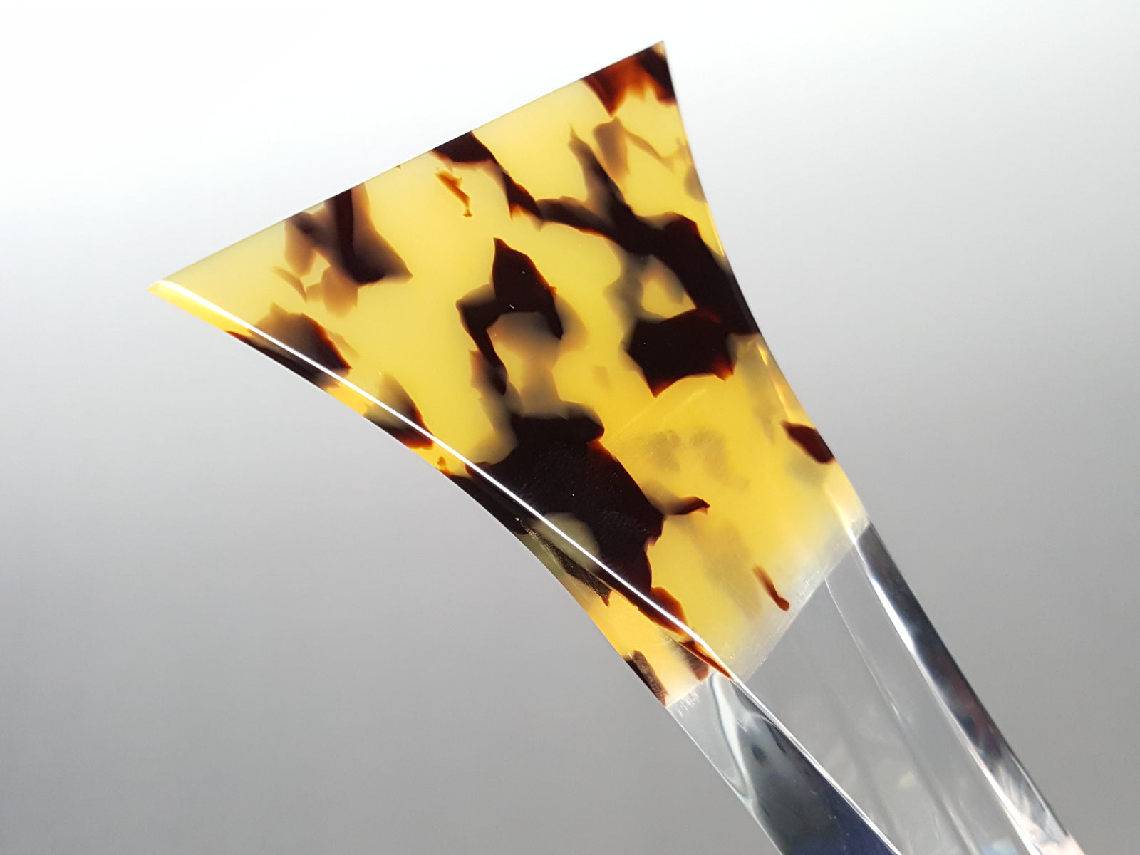 三味線用・撥】鼈甲調撥NEO 超軽量モデル 手元アクリル（津軽三味線用